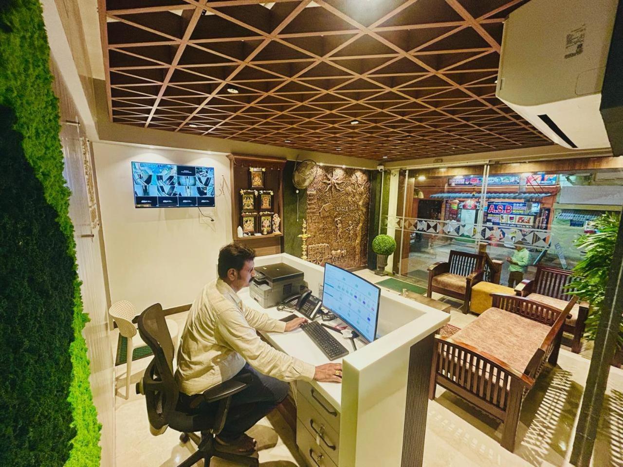 Eagle Inn Stay Kanchipuram Esterno foto