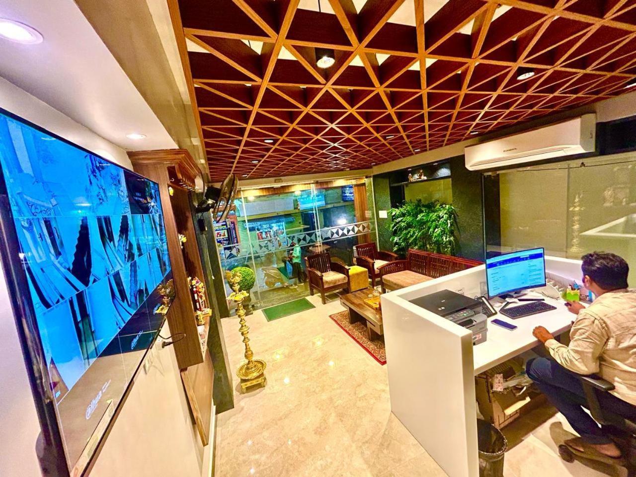 Eagle Inn Stay Kanchipuram Esterno foto
